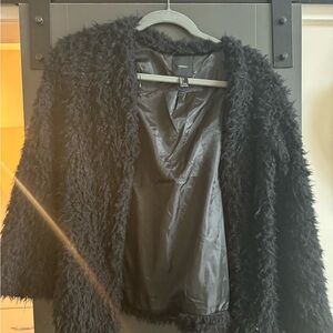 Black fur jacket - size L